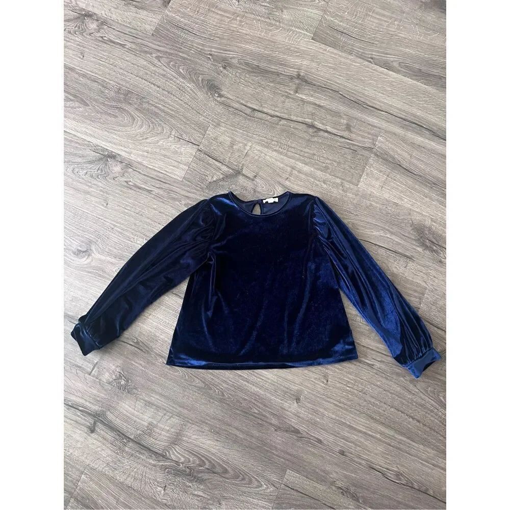 Tucker Tate Velvet long sleeve size M(8-10)